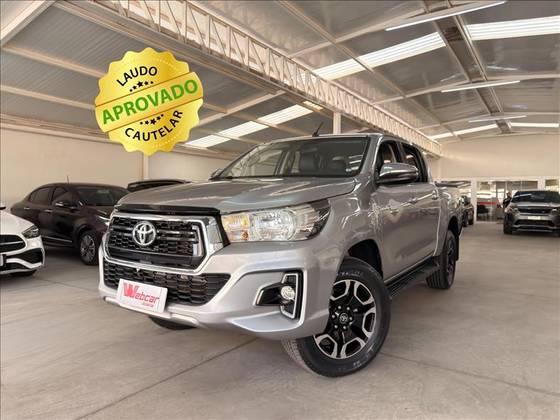 TOYOTA HILUX 2.8 SR 4X4 CD 16V DIESEL 4P AUTOMÁTICO TOYOTA HILUX 2.8 SR 4X4 CD 16V DIESEL 4P AUTOMÁTICO